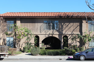 6210 Whitsett Apartments