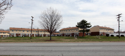 Cumberland Courts Apartments in Greensboro, NC - Building Photo - Building Photo