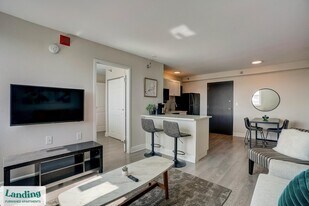 305 Dr. M.L.K. Jr St S in St. Petersburg, FL - Building Photo