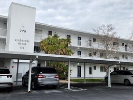 775 John Ringling Blvd in Sarasota, FL - Building Photo