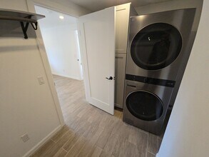 1350 Hallen Dr in Arcata, CA - Building Photo - Building Photo