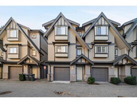 13368-13372 119 in Surrey, BC - Building Photo