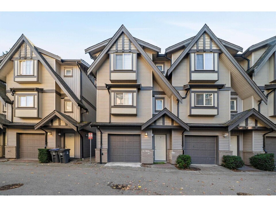 13368-13372 119 in Surrey, BC - Building Photo