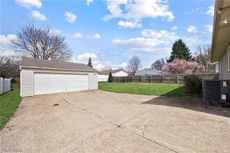 17050 Sheldon Rd in Brook Park, OH - Building Photo - Building Photo