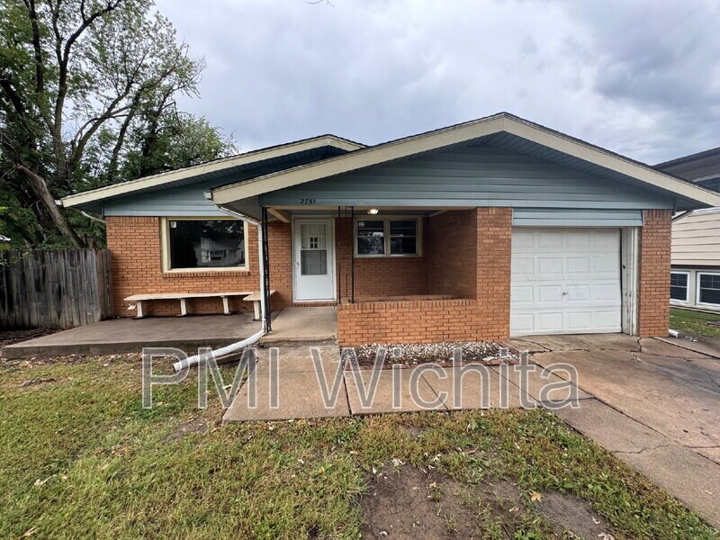 2751 N Vassar Ave in Wichita, KS - Building Photo