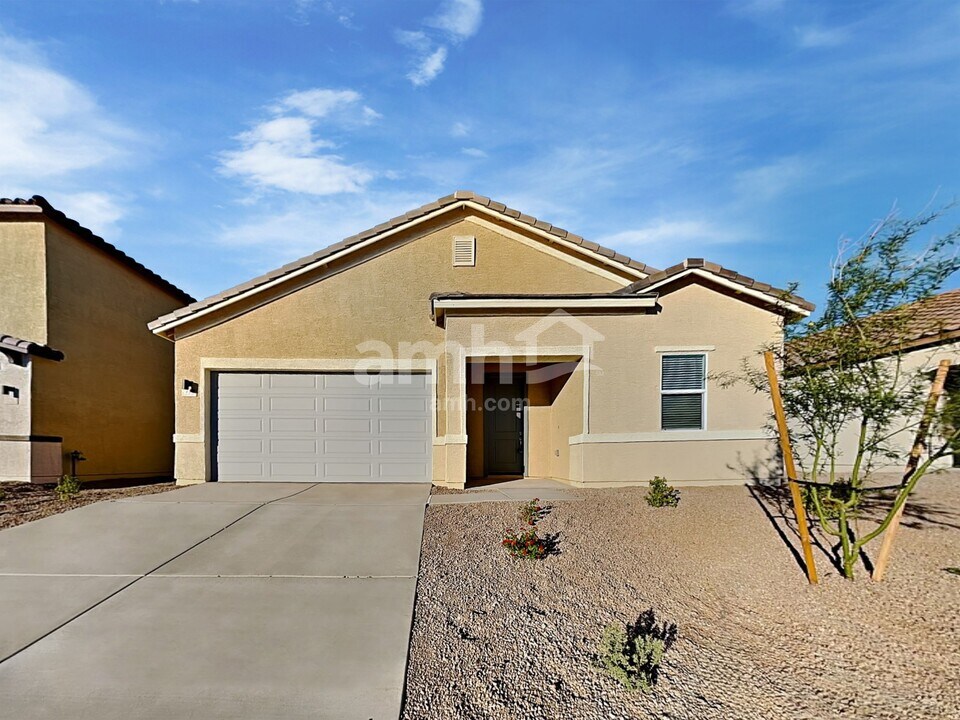 14155 N Luckett Rd in Marana, AZ - Building Photo