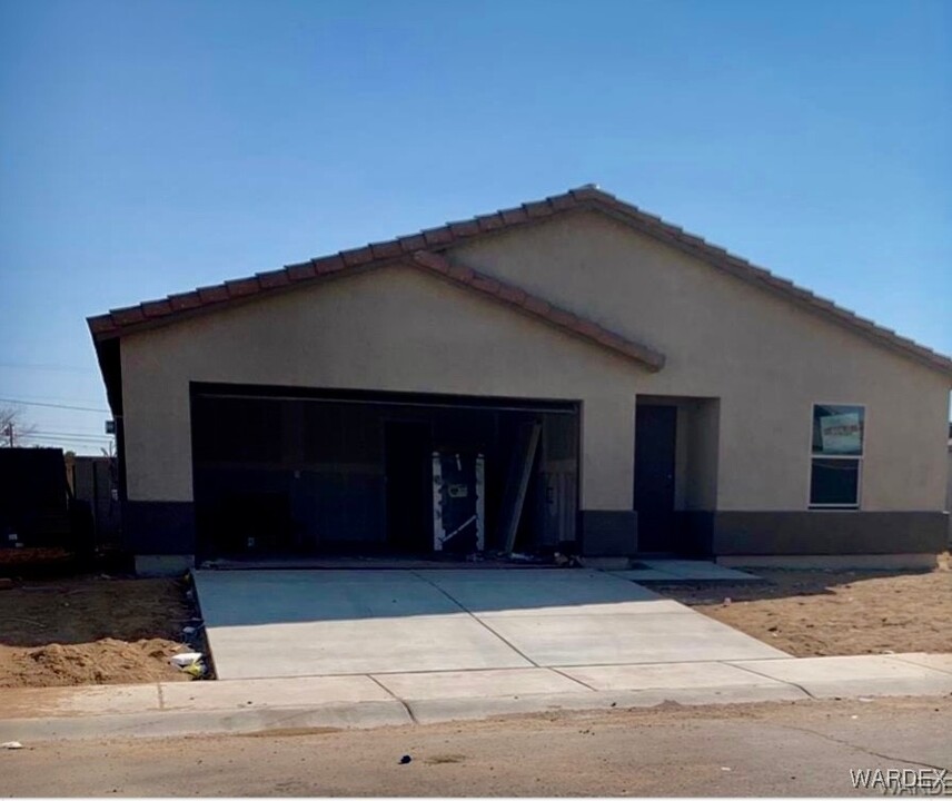 3714 E Andrea Dr in Kingman, AZ - Building Photo