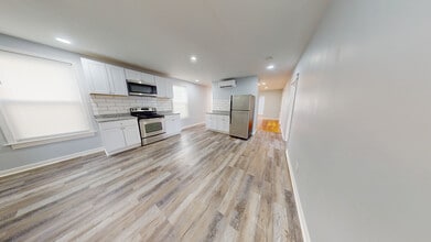274 Plantation St, Unit 1ST UNIT in Worcester, MA - Foto de edificio - Building Photo