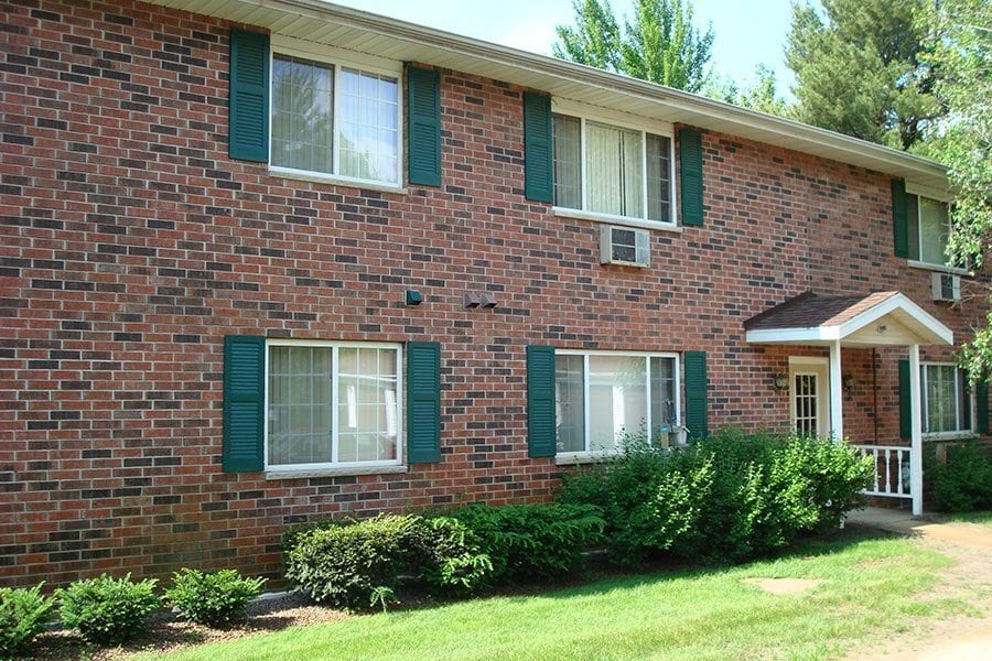 COUNTRY PINES in Wisconsin Rapids, WI - Foto de edificio