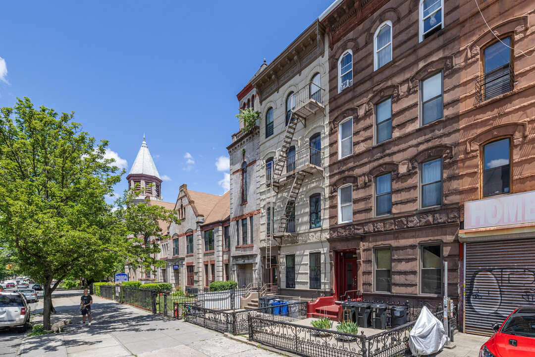 1141 Bushwick Ave in Brooklyn, NY - Building Photo