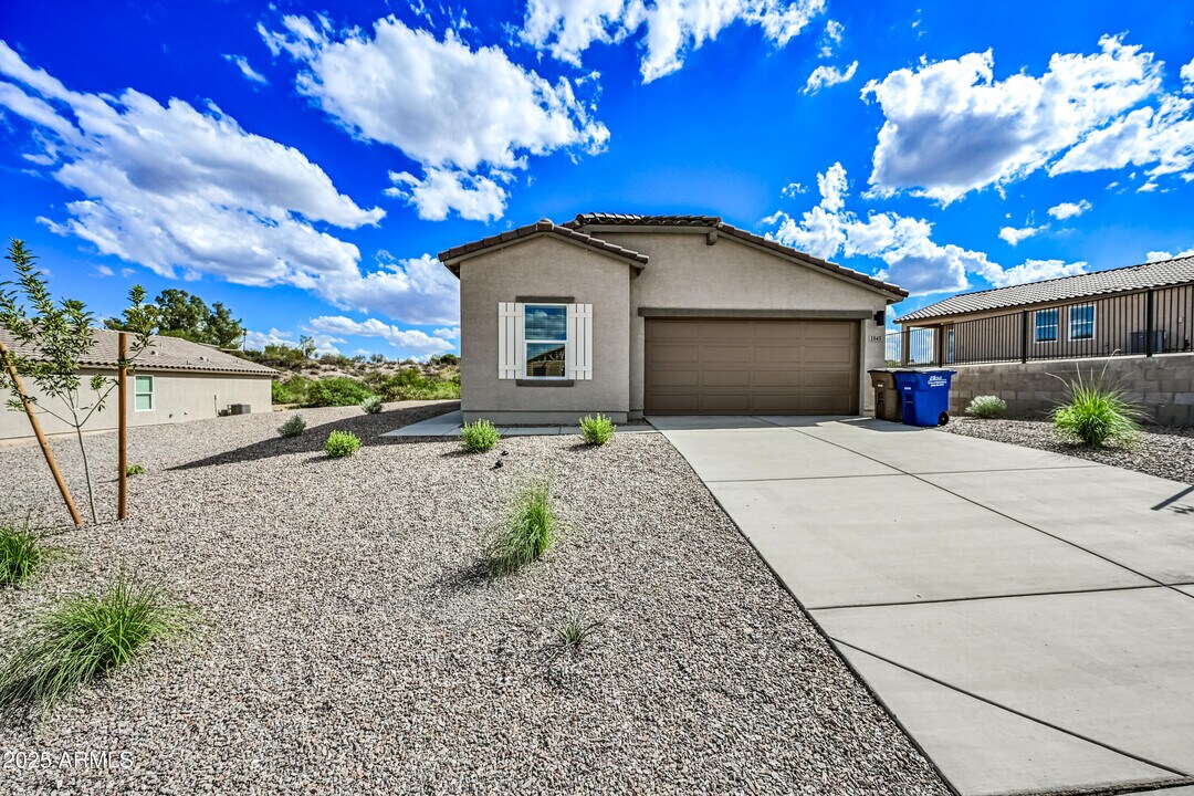 1845 Yance Dr in Wickenburg, AZ - Building Photo