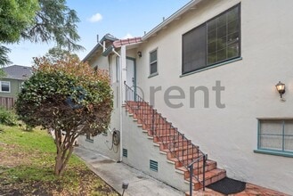 728 E 24th St in Oakland, CA - Foto de edificio - Building Photo