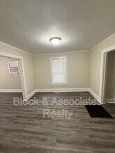 3844 Green Point Dr in Greensboro, NC - Foto de edificio - Building Photo