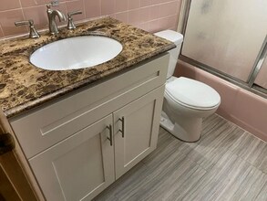 715 Thompson Dr in Florissant, MO - Building Photo - Building Photo