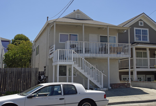 230 Buckley St in Martinez, CA - Foto de edificio - Building Photo