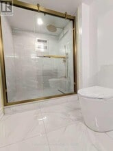 252 Borealis Ave in Aurora, ON - Building Photo - Building Photo