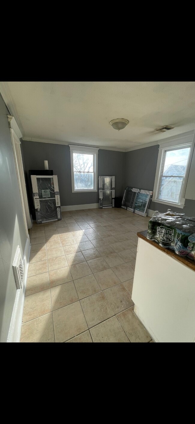 208 Buckingham St, Unit Apartment 2