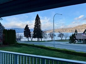 2305 W Woodin Ave in Chelan, WA - Building Photo