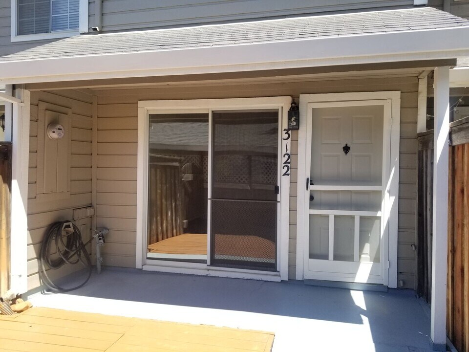 3122 Woods Cir in Davis, CA - Building Photo