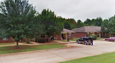 1000 Desoto Dr in San Augustine, TX - Building Photo - Building Photo