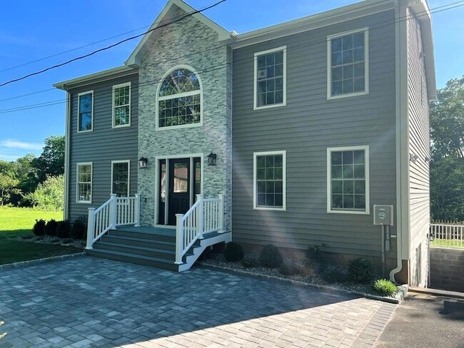 property at 377 Jeffrey Pl