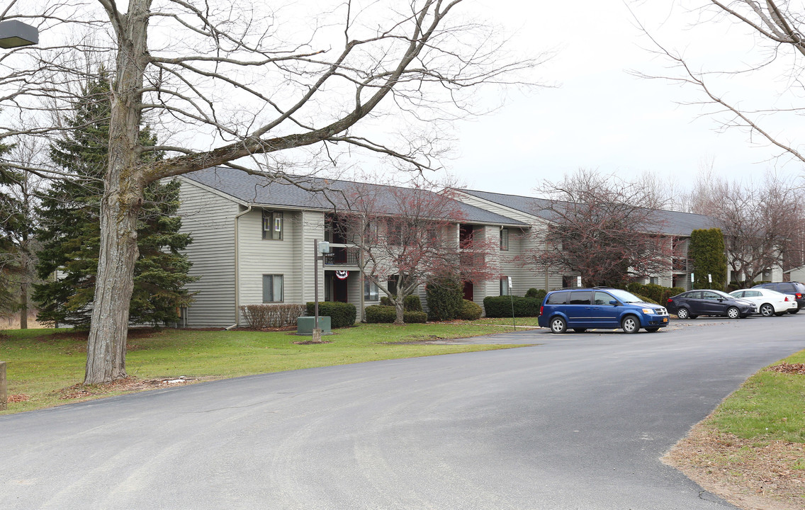 Deerfield Estates in Pulaski, NY - Building Photo