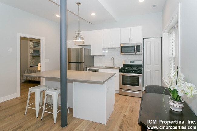 2121 N Sedgwick St, Unit 2107-2