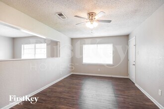 5210 Greylog Dr in Houston, TX - Building Photo - Building Photo