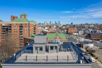 Everett St. Apartments in Allston, MA - Foto de edificio - Building Photo