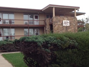 Boulder Manor Apartments in Colorado Springs, CO - Building Photo - Building Photo