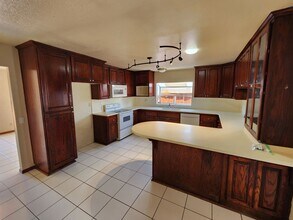 8980 Brentford Ave in San Diego, CA - Building Photo - Building Photo