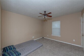 1433 Western Oaks Ct in Bryan, TX - Building Photo - Building Photo