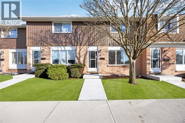 82 Finch Dr in Sarnia, ON - Building Photo - Building Photo