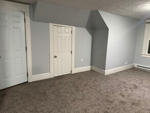 950 Wyoming Ave, Unit 3 in Kingston, PA - Foto de edificio - Building Photo