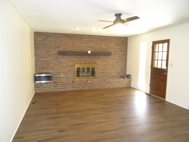 1122 W Cypress St in Rogers, AR - Building Photo - Building Photo