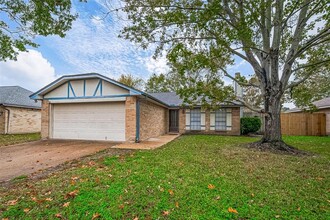 10051 Spotted Horse Dr in Houston, TX - Building Photo - Building Photo