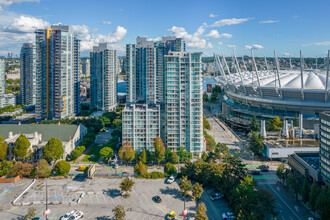 Cosmo in Vancouver, BC - Building Photo - Building Photo