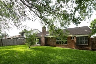 3219 The Highlands Dr in Sugar Land, TX - Building Photo - Building Photo
