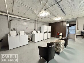 2336 N Commonwealth Ave in Chicago, IL - Building Photo - Building Photo