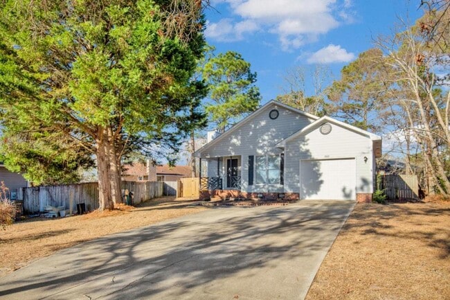 3681 Highgate Dr in Hope Mills, NC - Building Photo - Building Photo