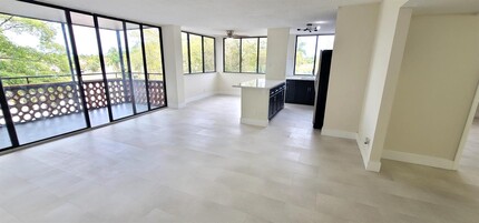 4222 Inverrary Blvd in Lauderhill, FL - Building Photo - Building Photo