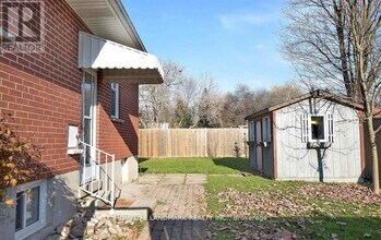 110 Front St E in Whitby, ON - Building Photo - Building Photo