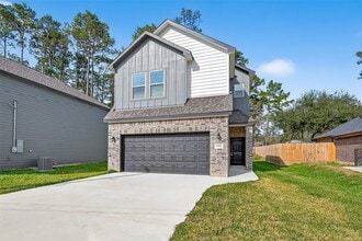 1452 Glen Oaks Dr in Conroe, TX - Building Photo - Building Photo