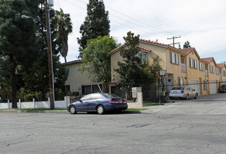 11017 Louise Ave in Lynwood, CA - Building Photo - Building Photo