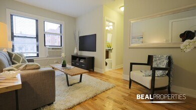 2908 N Mildred Ave in Chicago, IL - Building Photo - Building Photo
