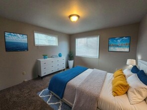 633 NE Channon Ave in Roseburg, OR - Building Photo - Building Photo