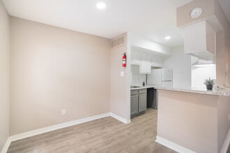 7900 Morley in Houston, TX - Foto de edificio - Interior Photo
