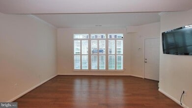 14180 Haro Trail in Gainesville, VA - Foto de edificio - Building Photo