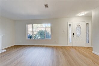 11370 Travis Pl in San Diego, CA - Building Photo - Building Photo