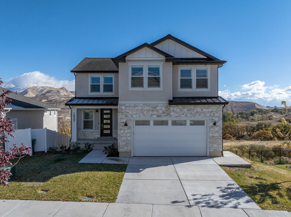 16387 S Coupler Ln in Bluffdale, UT - Building Photo